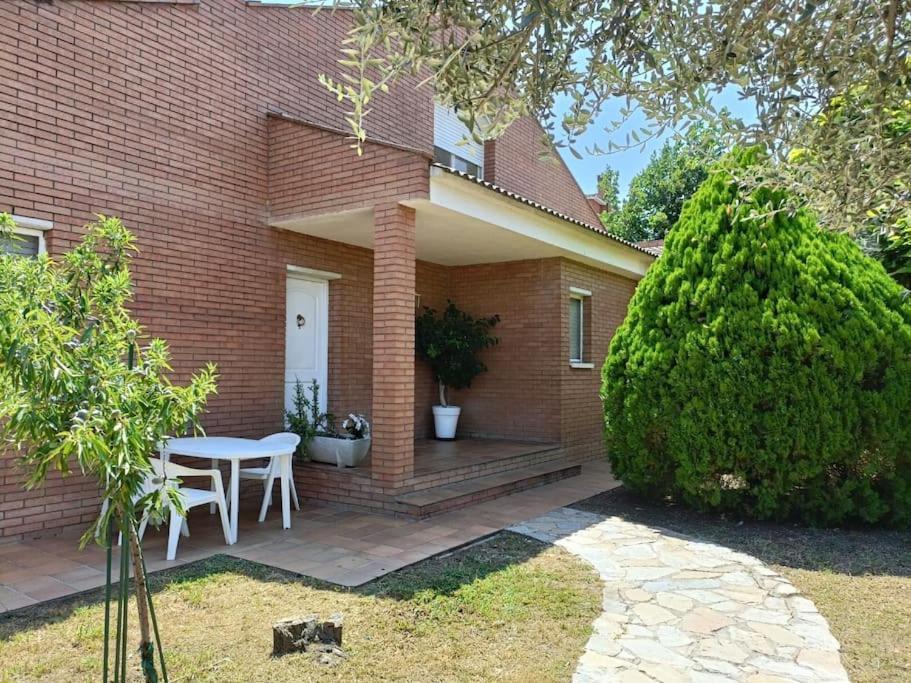 Willa Casa Con Jardin Y Piscina Privada. Santa Eulalia de Ronsaná Zewnętrze zdjęcie
