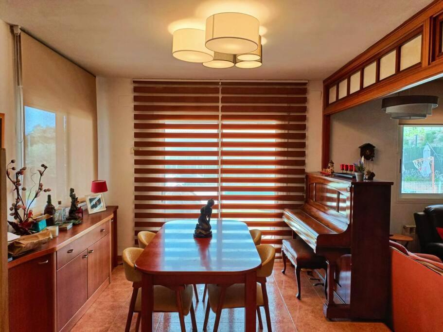 Willa Casa Con Jardin Y Piscina Privada. Santa Eulalia de Ronsaná Zewnętrze zdjęcie