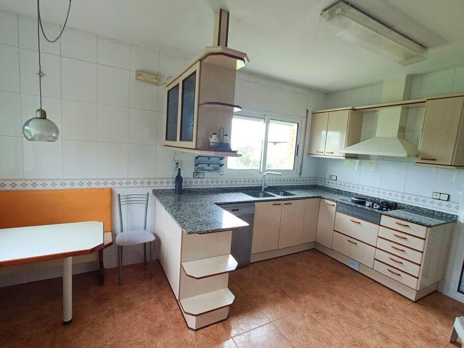 Willa Casa Con Jardin Y Piscina Privada. Santa Eulalia de Ronsaná Zewnętrze zdjęcie