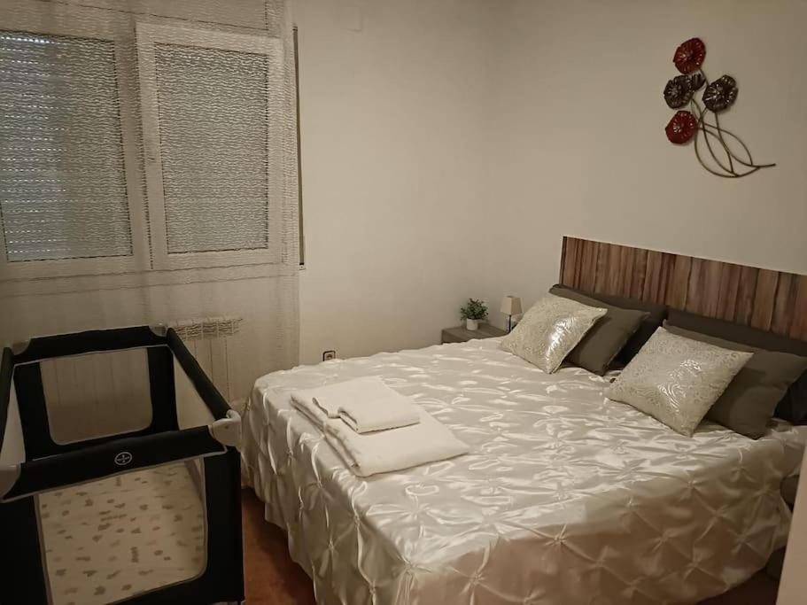 Willa Casa Con Jardin Y Piscina Privada. Santa Eulalia de Ronsaná Zewnętrze zdjęcie